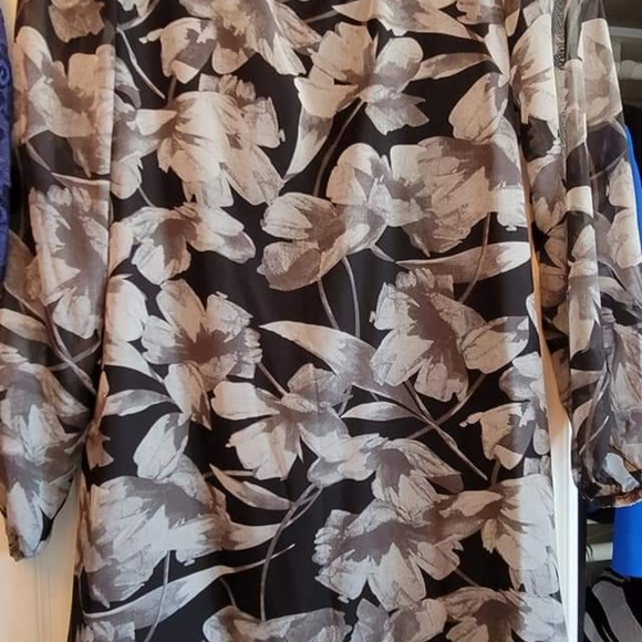 Designer dresses - Picture 16 of 16